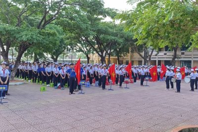 KHỞI ĐỘNG TUẦN MỚI ĐẦY NĂNG LƯỢNG VỚI NHỮNG TẤM GƯƠNG SÁNG VÀ BUỔI NGOẠI KHÓA SÔI NỔI.